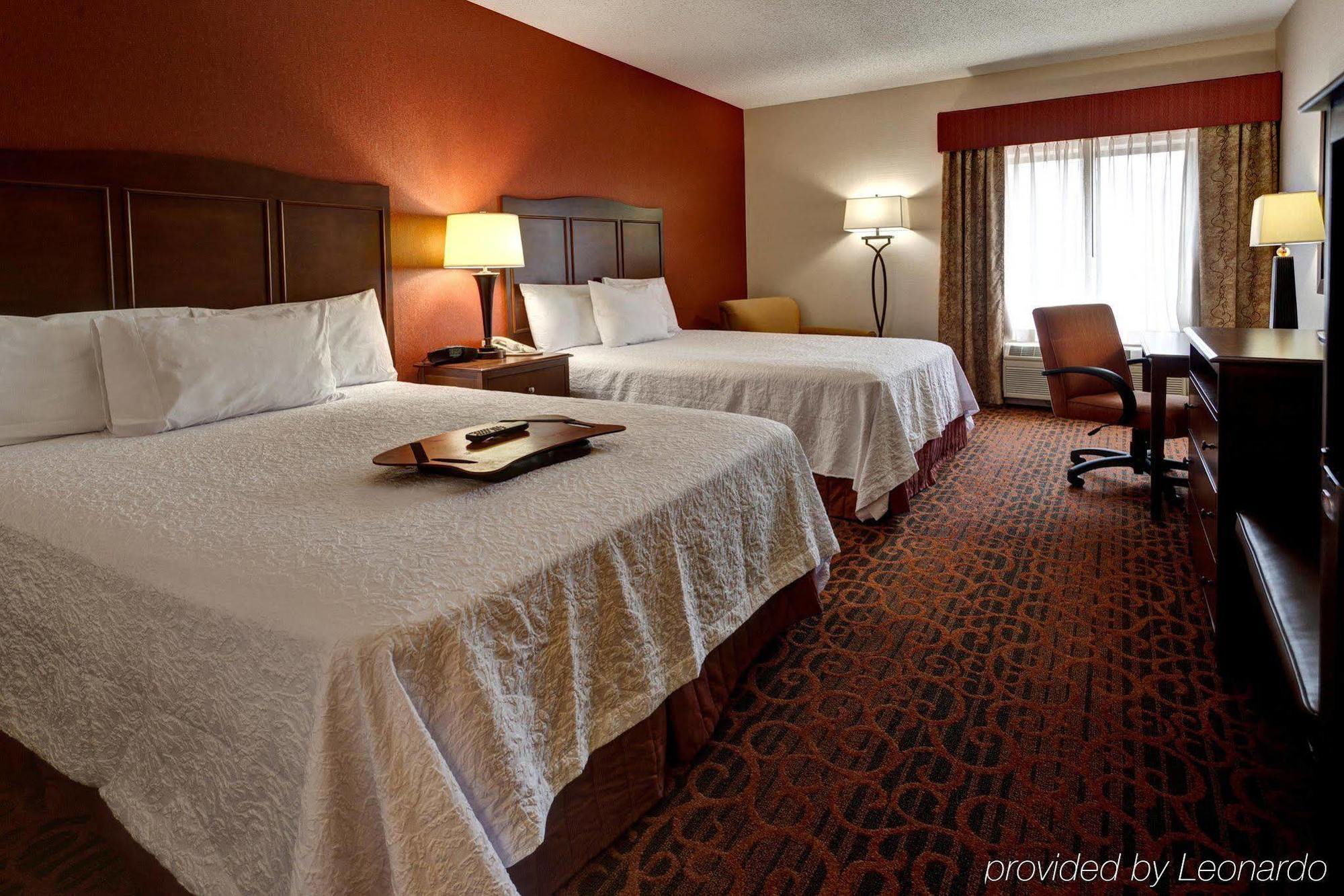 Hampton Inn Manhattan Bagian luar foto