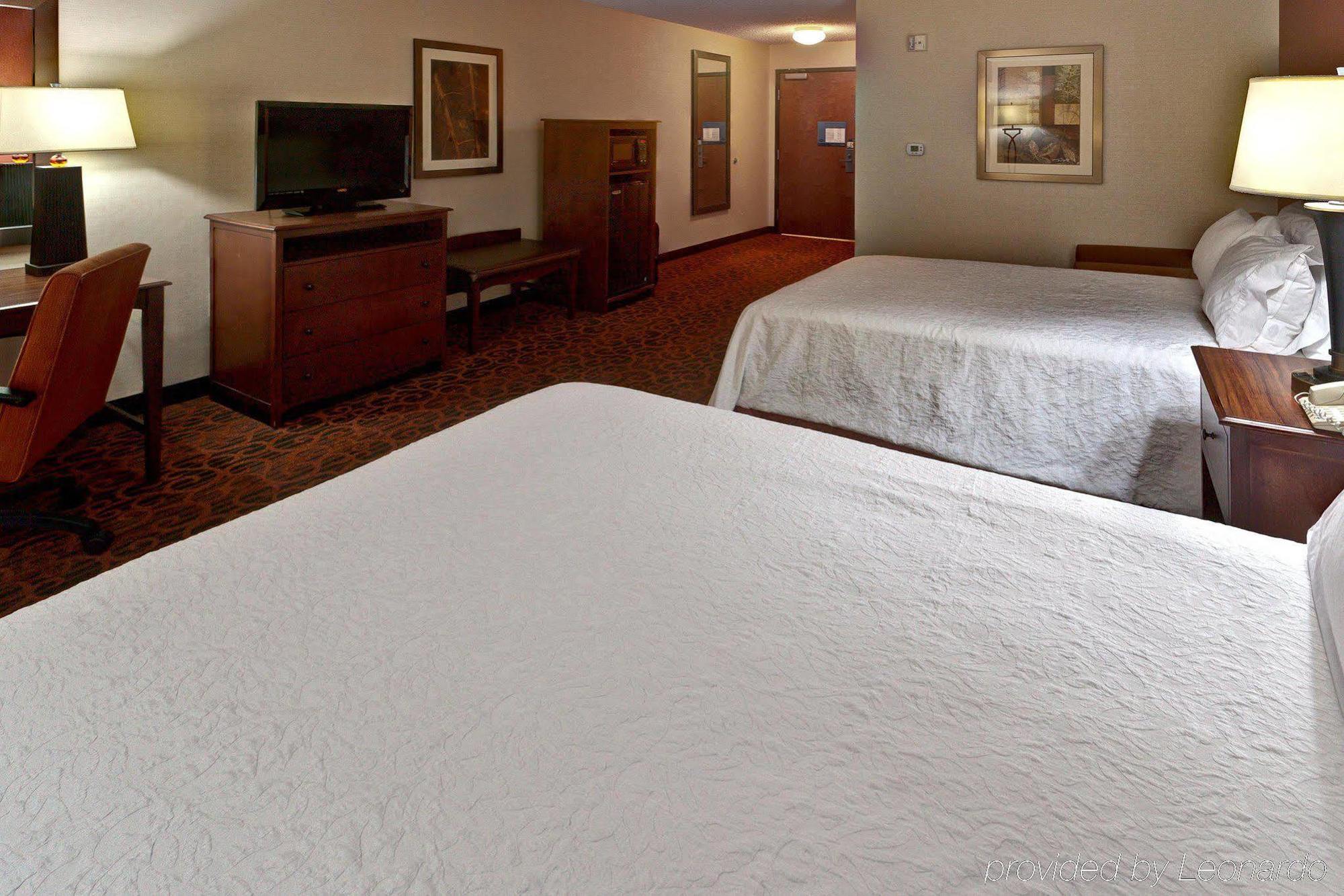 Hampton Inn Manhattan Bagian luar foto