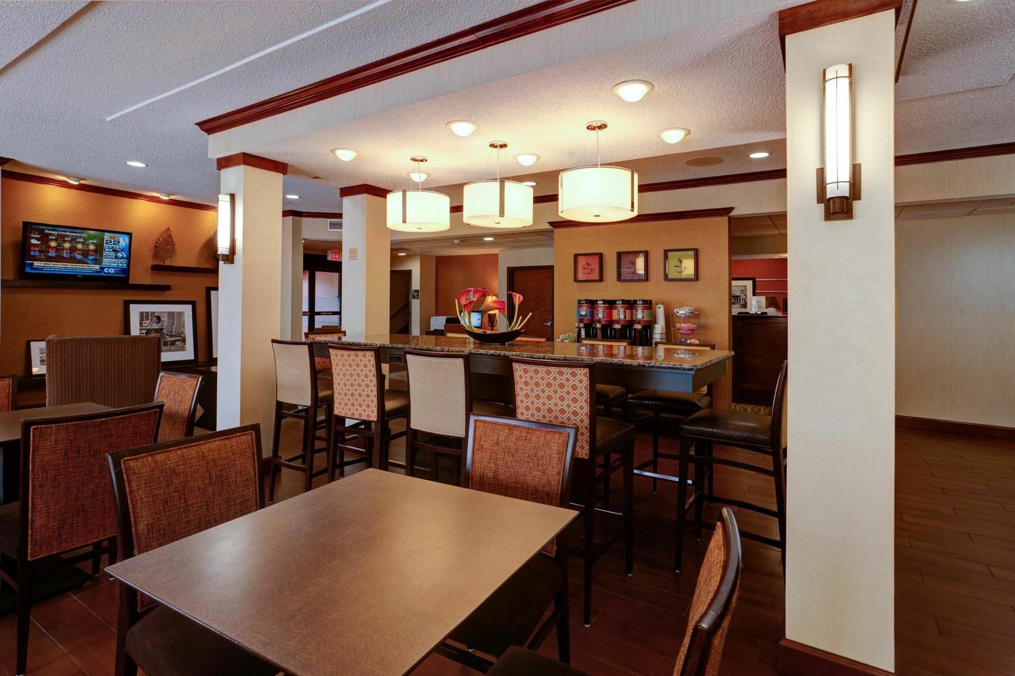 Hampton Inn Manhattan Bagian luar foto